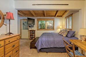 Family House, 3 Bedrooms, Non Smoking, Lake View - T Landing Top & Bottom Units (Clayton)