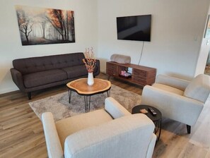 Smart TV, fireplace, table football