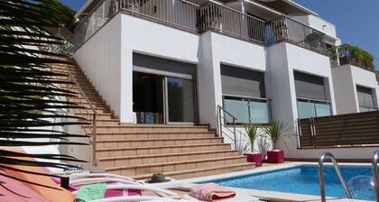 409-Almadraba-Haus-Rosas- mit privatem Pool