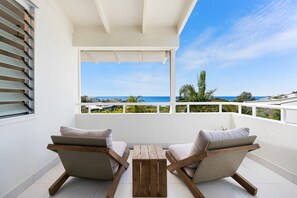 Property grounds - Chic Beachside Abode, Sunrise Beach (Sunrise Beach)