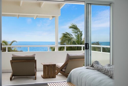Chic Beachside Abode, Sunrise Beach