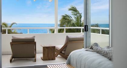 Chic Beachside Abode, Sunrise Beach