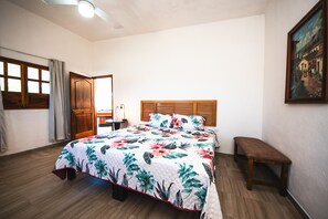 Iron/ironing board, free WiFi - La hermosa (El Tuito)