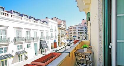 SATURdAYS - Double Room w/ Shared Bathroom