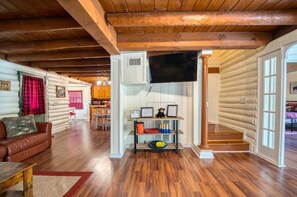 Smart-TV, peis, videospill og bordtennis