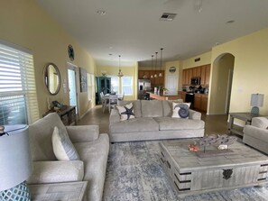 Smart TV - Blissful peaceful cozy Oasis (Galveston)