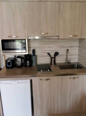 Fridge, microwave - New Gudauri Smart Apartment Loft1, #344.  2 min. walk to Gondola

 (Gudauri)