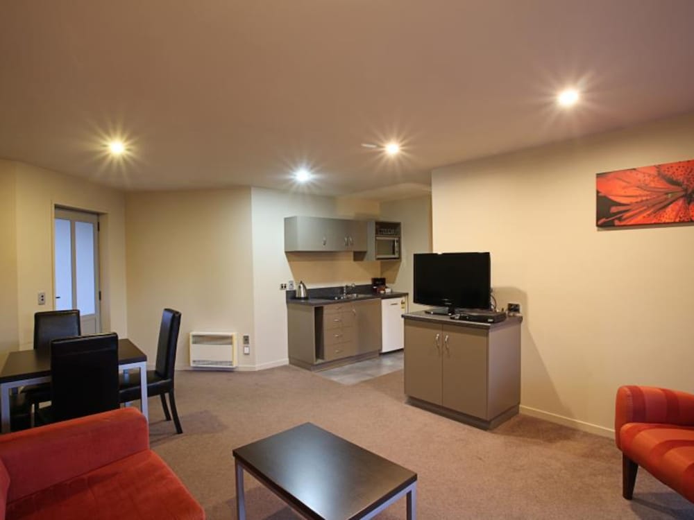 388 Tay Motel by null