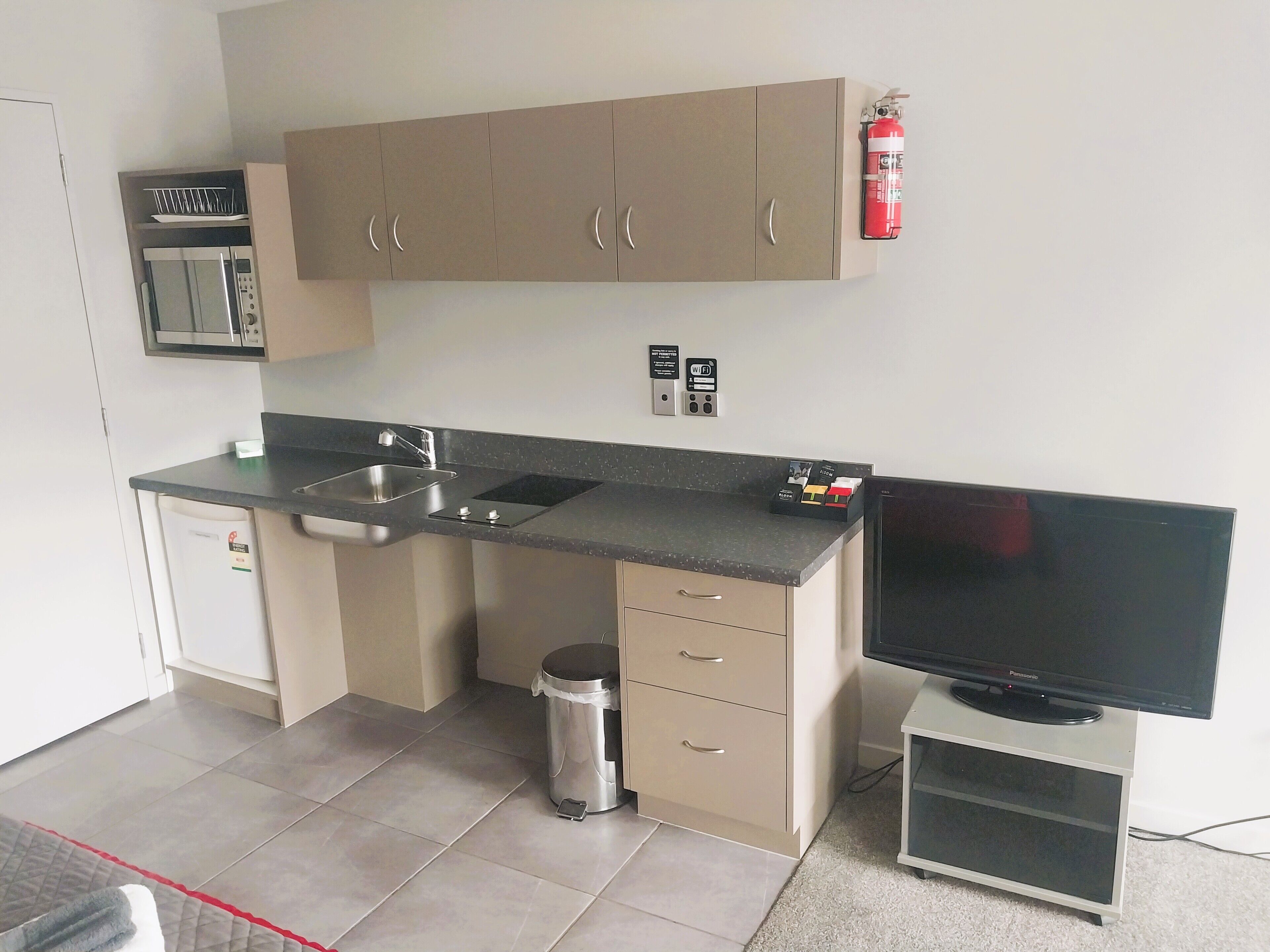 Fridge, microwave, stovetop, electric kettle