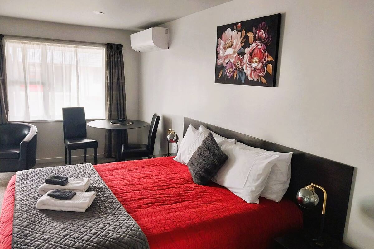 Iron/ironing board, WiFi (free), individually furnished