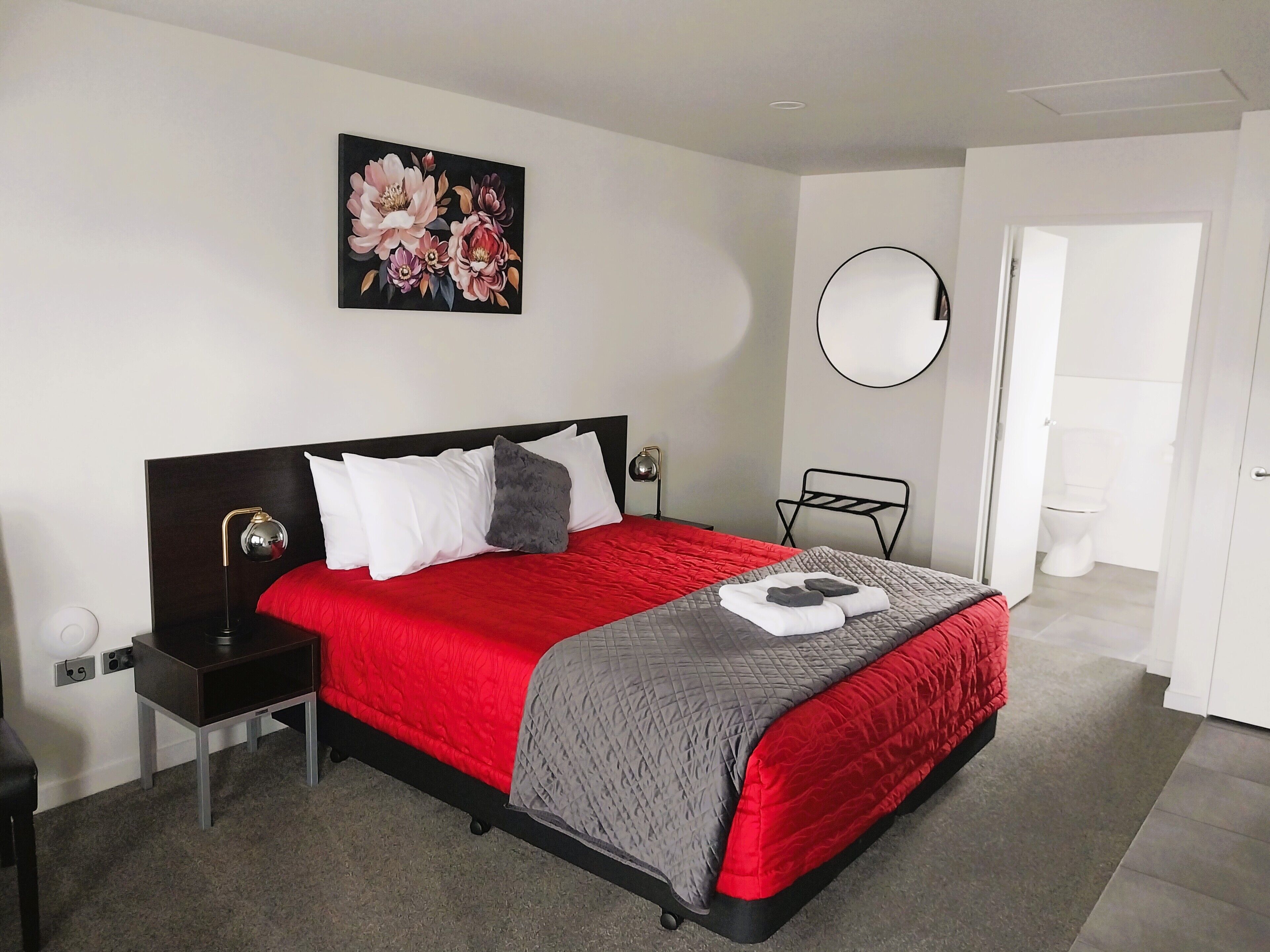 Iron/ironing board, WiFi (free), individually furnished