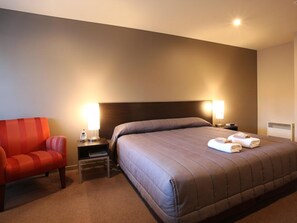 Traditional Studio | Individually furnished, iron/ironing board, free WiFi - 388 on Tay Motel  (Invercargill)