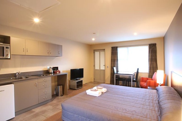 Traditional Studio | Iron/ironing board, WiFi (free), individually furnished