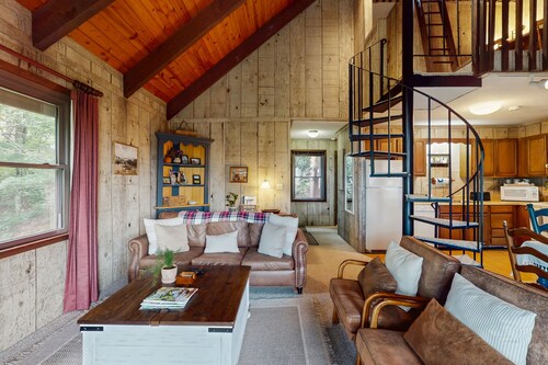 Mountain-view home near skiing with wood-burning fireplace, deck, & W/D