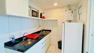 Apartamento clássico | Cozinha privada | Geladeira, micro-ondas, cooktop, liquidificador