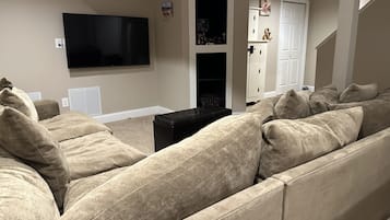 Smart TV, fireplace