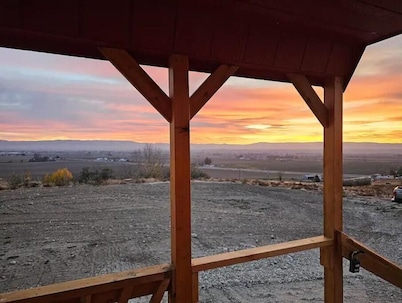 Sunset Ridge Cottage, amazing views