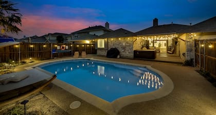 Luxury Pool Home with HotTub
