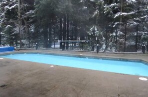 Piscine extérieure, piscine chauffée