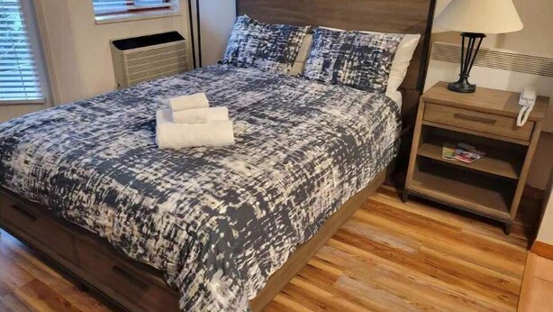 1 bedroom, iron/ironing board, free WiFi, bed sheets - Cute Studio in the Heart of Whistler Village (Whistler)