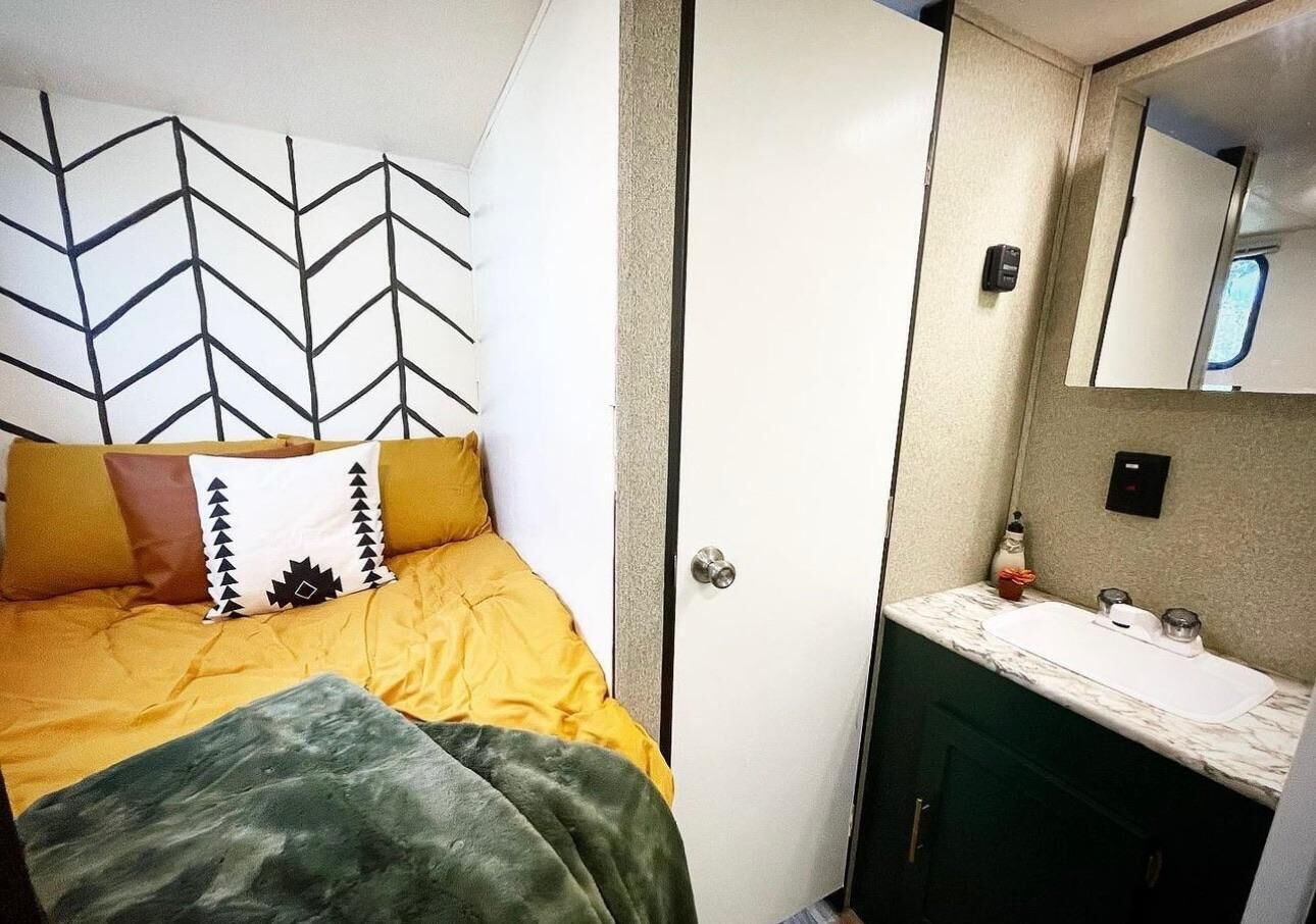 D6 Stargazer RV: Hike/Swim/Yoga