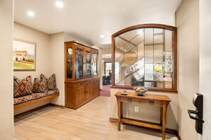 Interior - North Of Nell, Unit 4b (Aspen)