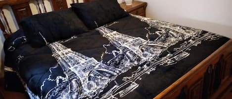 Insonorización, wifi gratis y ropa de cama