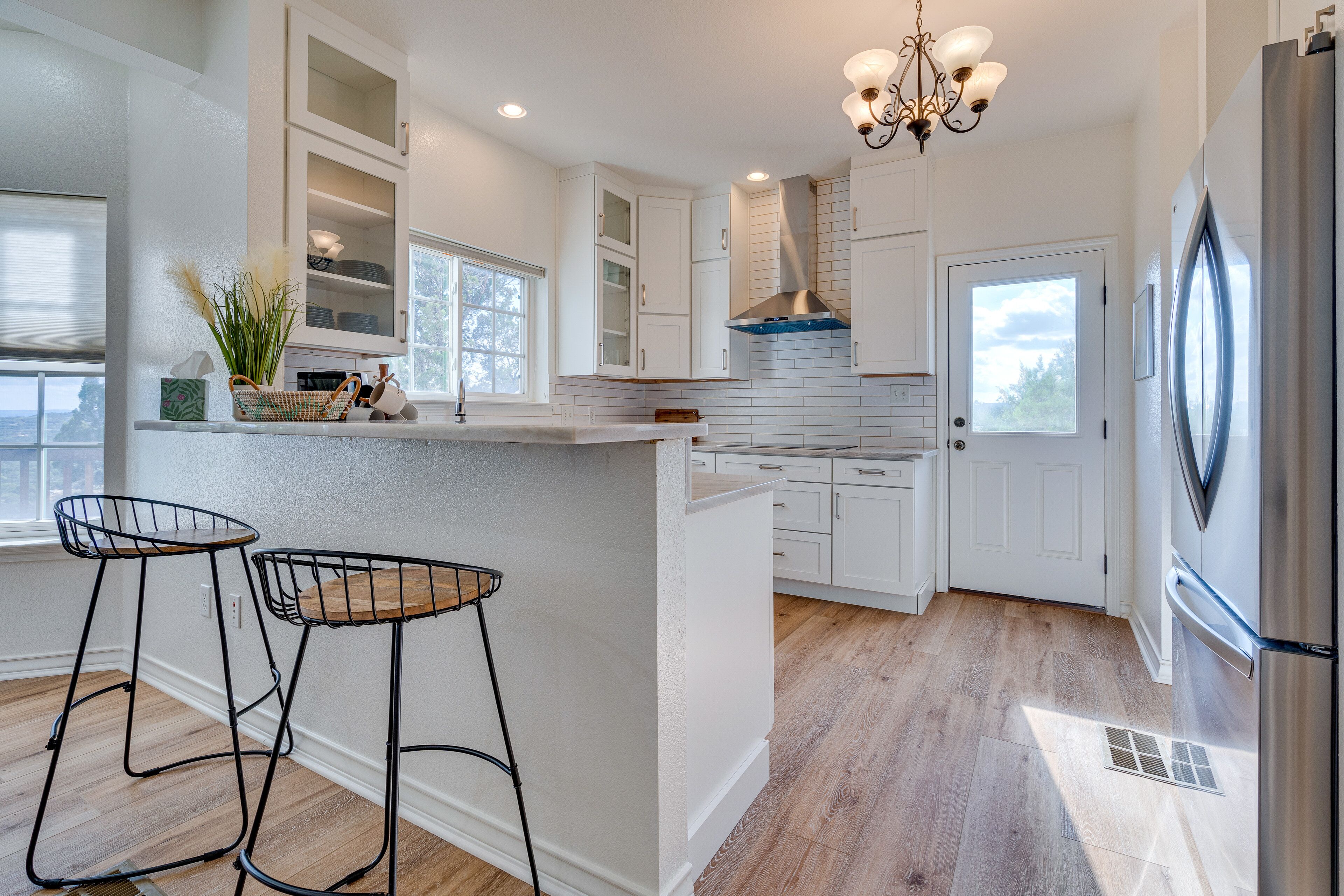 雪櫃、微波爐、焗爐、爐具