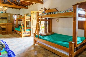 1 bedroom, bed sheets