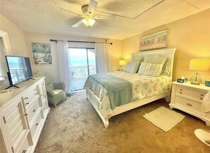 2 slaapkamers, een strijkplank/strijkijzer, reisbedje, wifi