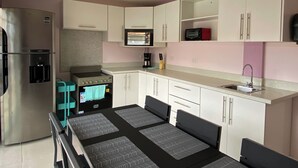 Shared kitchen facilities - Casa Pandora (San José)