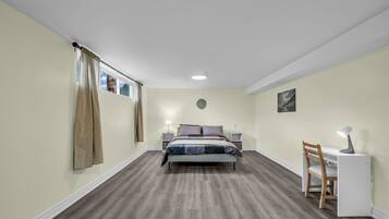 2 bedrooms, iron/ironing board, travel cot, free WiFi