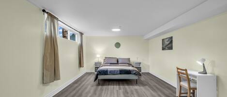 2 bedrooms, iron/ironing board, travel cot, free WiFi