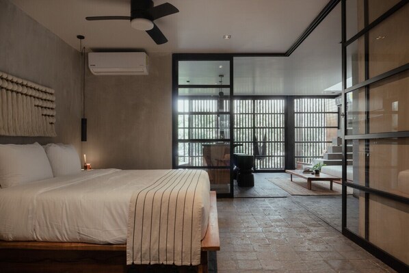 1 slaapkamer, een strijkplank/strijkijzer, reisbedje, gratis wifi