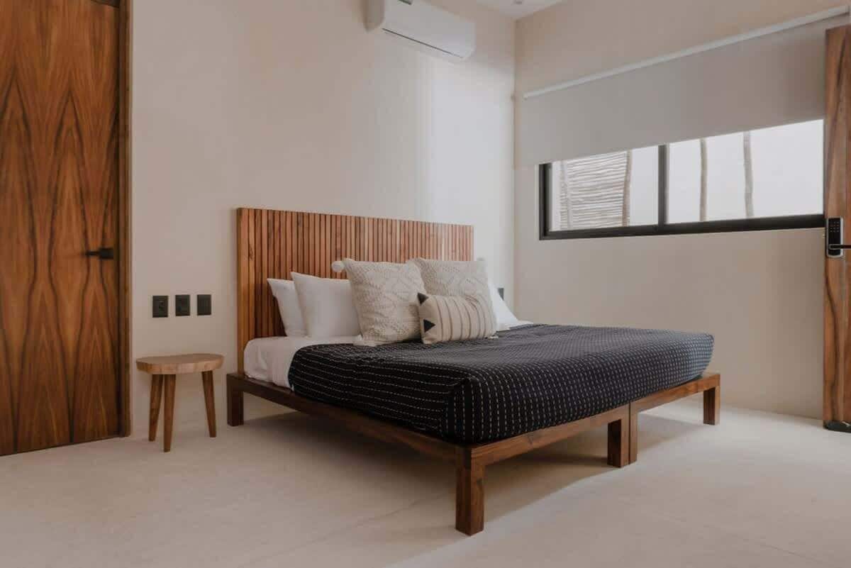 3 bedrooms, iron/ironing board, travel cot, free WiFi