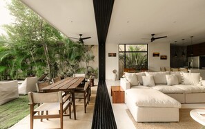 Smart TV - Sleeps 8-Large Private Pool and Backyard (Tulum)