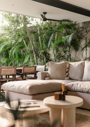 Interior - Sleeps 8-Large Private Pool and Backyard (Tulum)