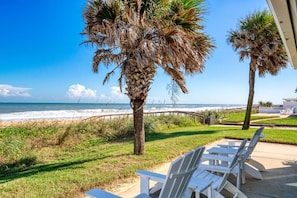 Property grounds - Sunrise Cottage Beachfront Home (Ormond Beach)