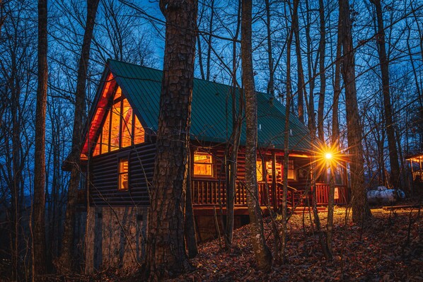 Exterior - A Bear's View-Gatlinburg, Resort Setting, Sleeps 6 (GATLINBURG)