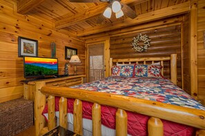 1 bedroom, iron/ironing board, free WiFi, bed sheets - A Bear's View-Gatlinburg, Resort Setting, Sleeps 6 (GATLINBURG)