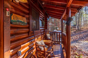 Terrace/patio - A Bear's View-Gatlinburg, Resort Setting, Sleeps 6 (GATLINBURG)