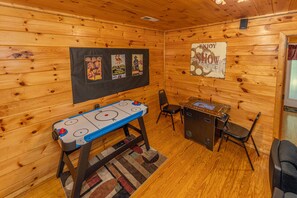 Spielezimmer