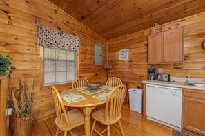 Dining - A Moment in Time-Pigeon Forge - Close to Dollywood (PIGEON FORGE)