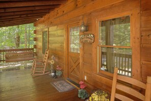 Terrace/patio - Arts and Crafts Area of Gatlinburg*Semi-secluded (GATLINBURG)