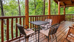 Outdoor dining - Resort*Luxury*Close to Pigeon Forge*Game Loft*Seasonal Pool (SEVIERVILLE)
