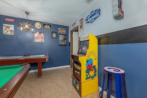 Games room - Close  to Dollywood*Game Room*Smart TVs with Cable (SEVIERVILLE)
