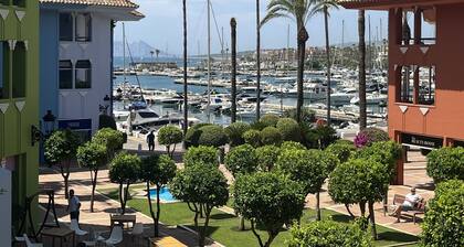 Apartamento Junto al mar con Increíbles Vistas y Amplia Terraza en Sotogrande