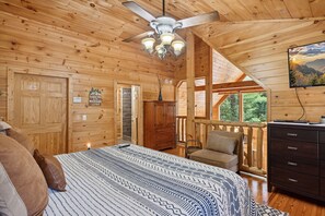 2 bedrooms, iron/ironing board, free WiFi, bed sheets - Gated Resort*Wifi*Hot Tub*Resort Seasonal Pool (SEVIERVILLE)