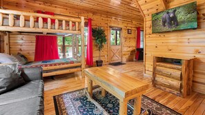 2 bedrooms, iron/ironing board, free WiFi, bed sheets - Gatlinburg*Hot Tub*Wifi/Cable*Resort Pool (Seasonal) (GATLINBURG)