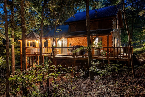 Exterior - Cozy Hillside Getaway (SEVIERVILLE)